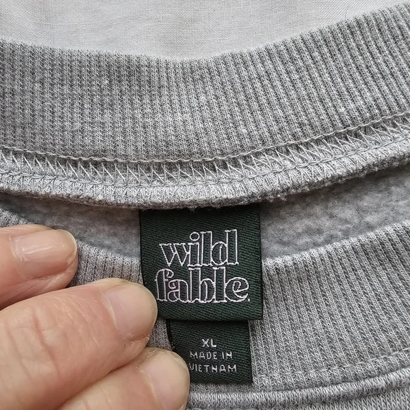 Wild Fable Gray Oversized Cropped Sweatshirt Women's Size XL - Picture 2 of 6